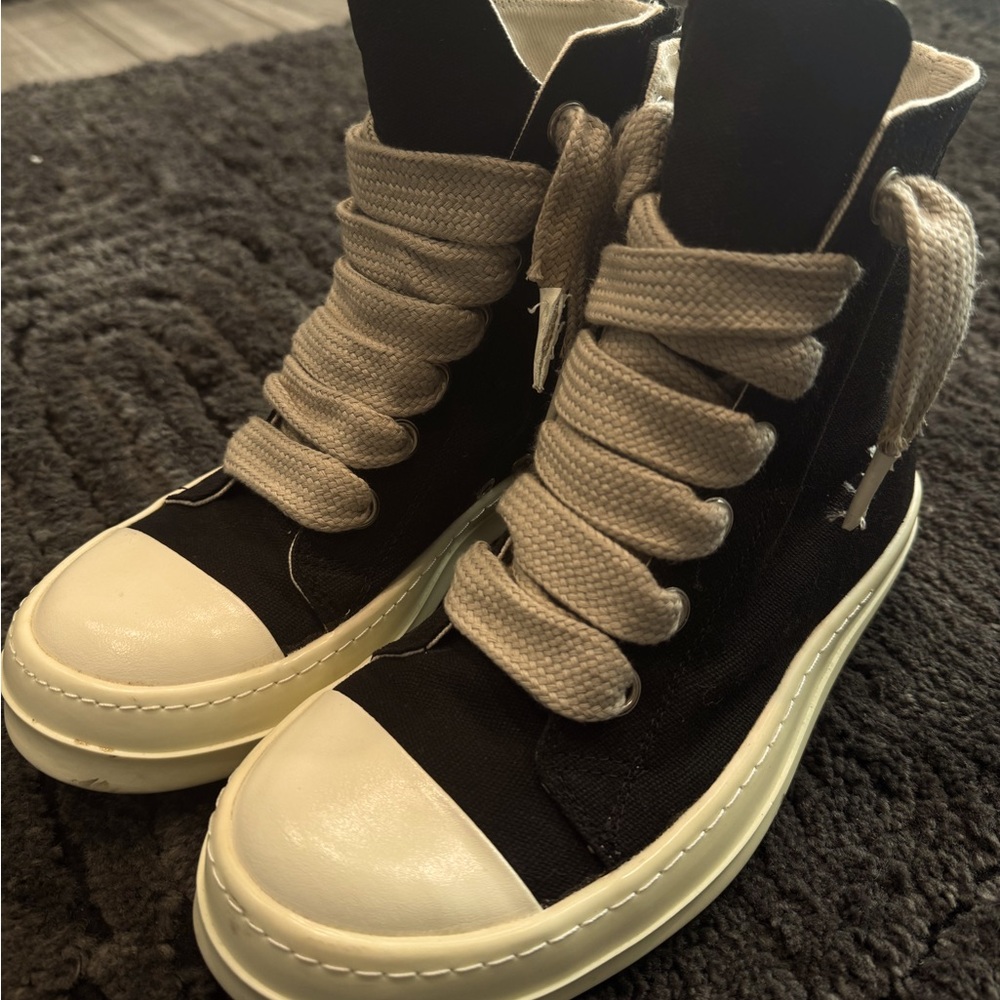 Black Sneakers